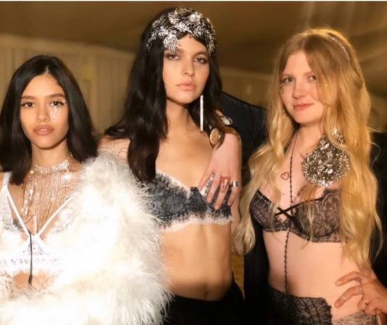 «Холостяк»: вспоминаем лучшие образы участниц на церемониях роз