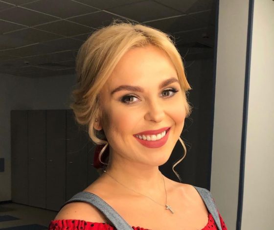 Отрезала челку: Пелагея сменила имидж