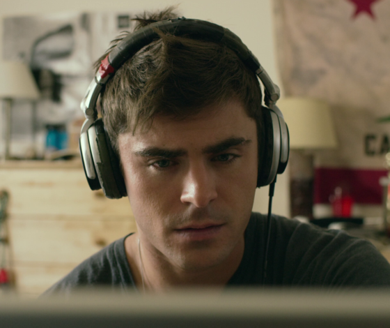 Apple показала первые полноразмерные наушники