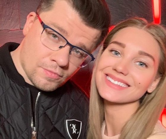 Люди говорят: Гарик Харламов встречается с коллегой по сериалу