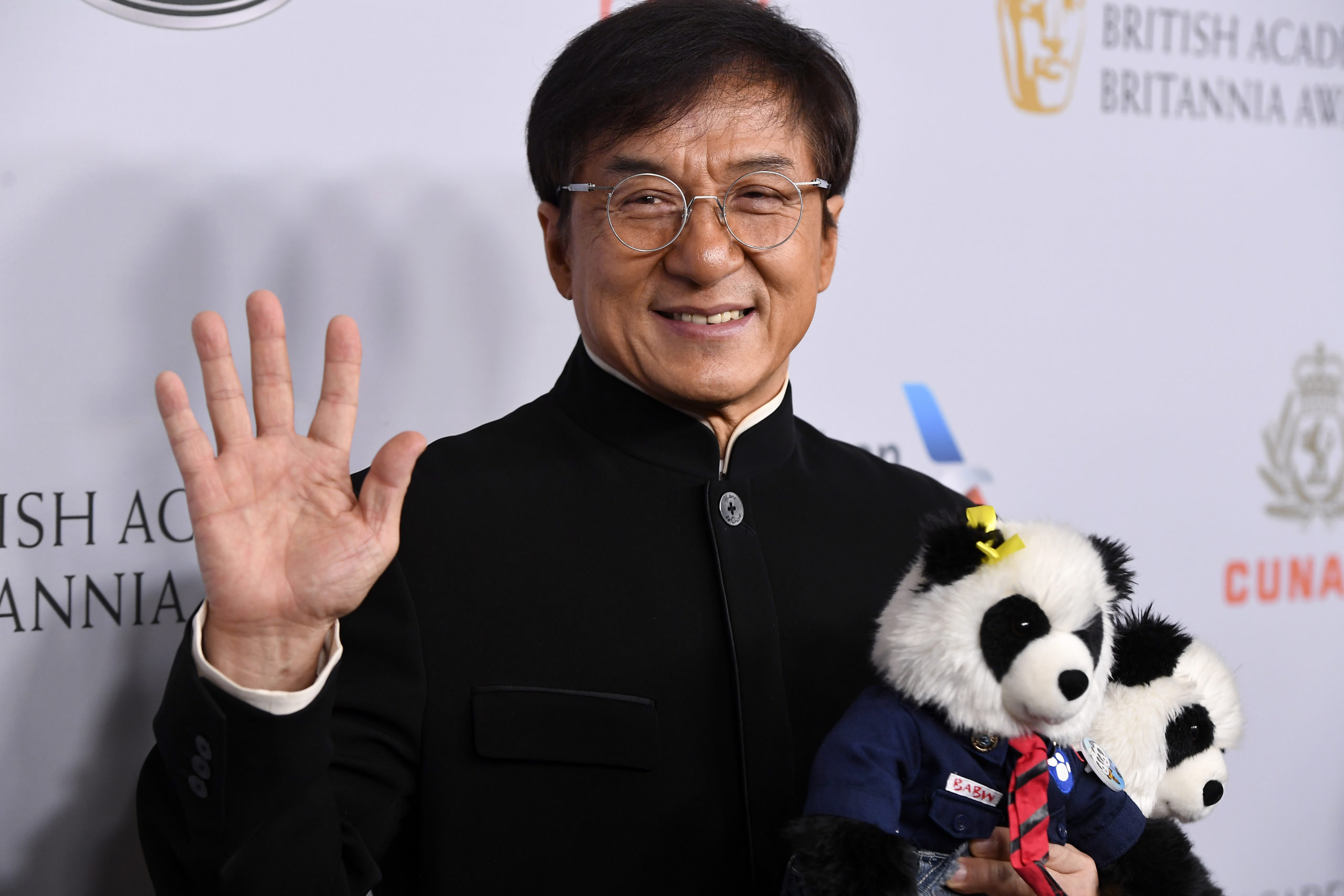 “Don’t worry”: Jackie Chan spoke about the photo in which he looks old