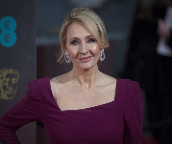 Джоан Роулинг против Стивена Кинга: писательница заблокировала короля хорроров из-за взглядов на трансгендерных женщин