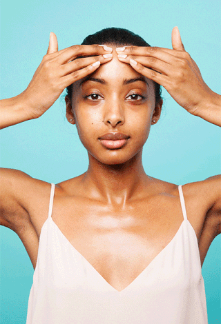 Вместо уколов красоты: показываем упражнения для омолаживающего массажа лица от бьюти-коуча Аннет Меланнетт