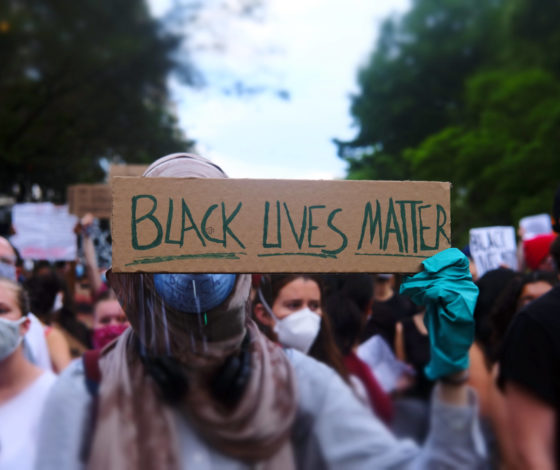 Все о ситуации в США после гибели Джорджа Флойда: публичные заявления властей Америки и звезды, присоединившиеся к митингующим