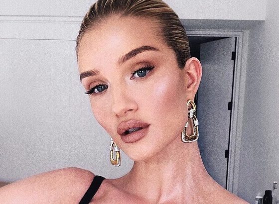 Делаем усилия: Роузи Хантингтон-Уайтли об отношениях с Джейсоном Стэтхемом и о фигуре после родов