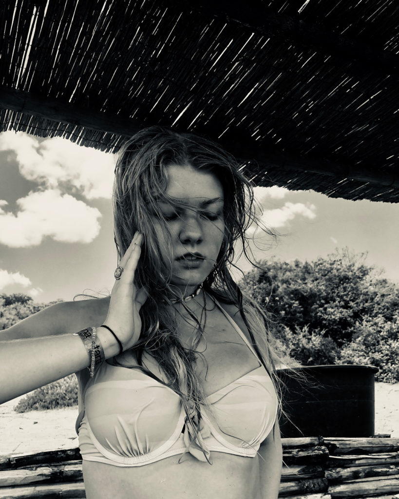 Дочь Ренаты Литвиновой Ульяна Добровская