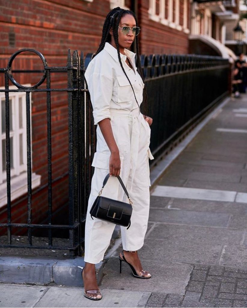 White total look - тренд сезона. Заправляй рубашку в брюки прямого кроя и дополни образ лодочками