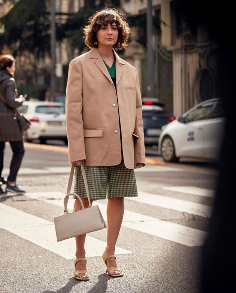 Бермуды- тренд сезона. Этим летом сочетай их с оверсайз пиджаком