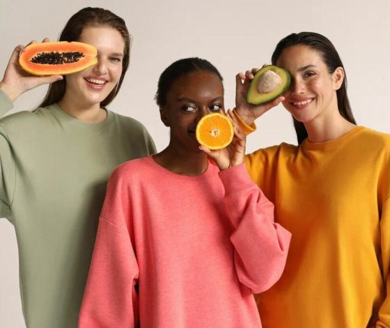 Трикотажные шорты и оверсайз футболки: 12 STOREEZ выпустили коллекцию домашней одежды