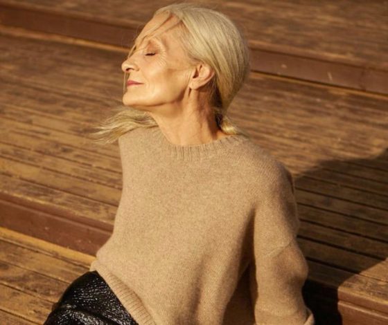 65-летняя русская модель на обложке вьетнамского Harper’s Bazaar. Рассказываем о Валентине Ясень