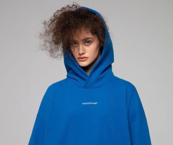 От худи до футболок: Monochrome представил коллаборацию в главном цвете года