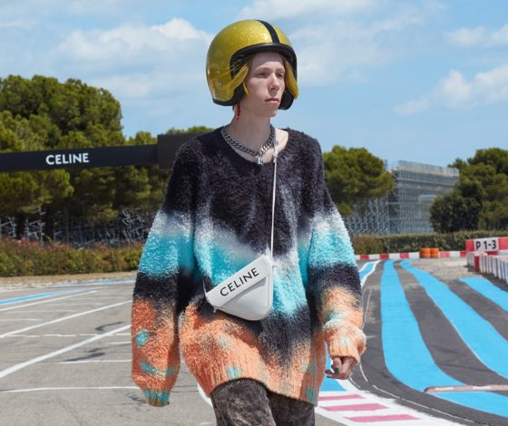 Светящийся бомбер и свитер тай-дай: Celine показали новую коллекцию