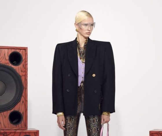Versace представили новую коллекцию в музыкальном клипе: изучаем