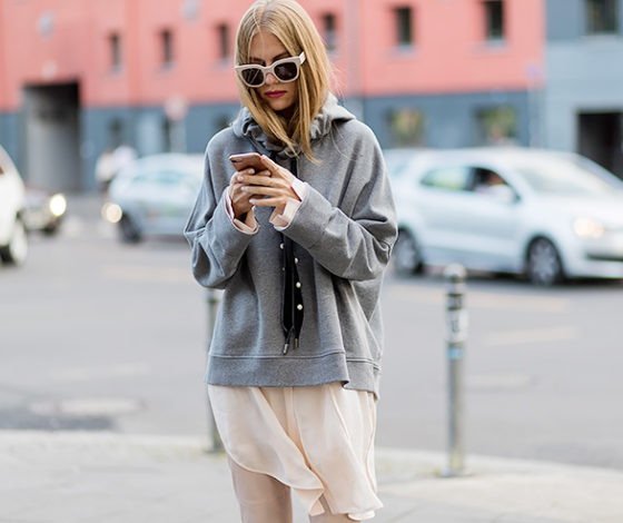 10 стильных худи на лето