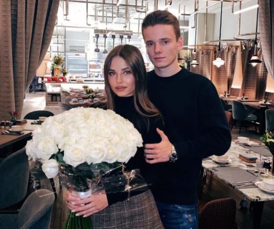 Медовый месяц: как отдыхают младший сын Валерии Арсений с женой