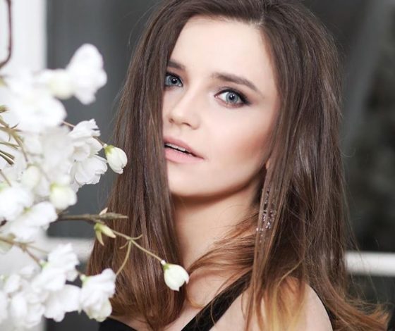 «Лолита — настоящий профи»: певица VIOLA о работе со звездами, знакомствах в Сети и карьере