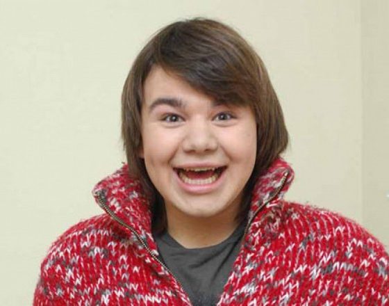 «Совсем отощаете там»: Полежайкин из «Папиных дочек» поделился новым фото из больницы, и он очень похудел