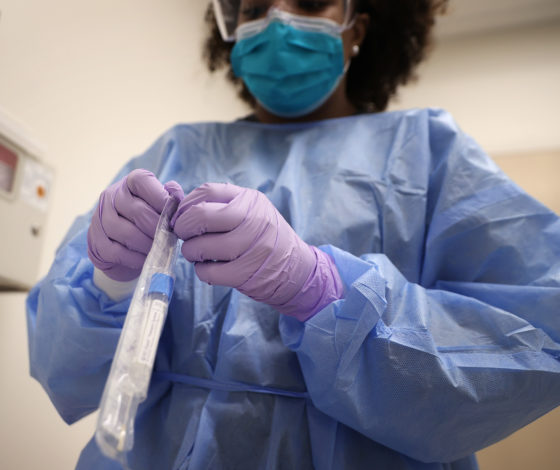 Покраснение кожи: названы симптомы бубонной чумы