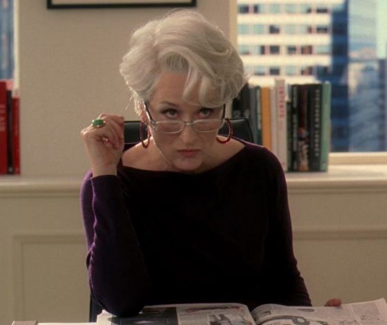 На стиле: владельцы прачечной фотографируются в забытой одежде