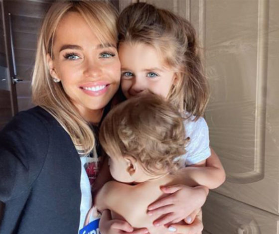 «Безусловная любовь»: Анна Хилькевич показала подросших дочек