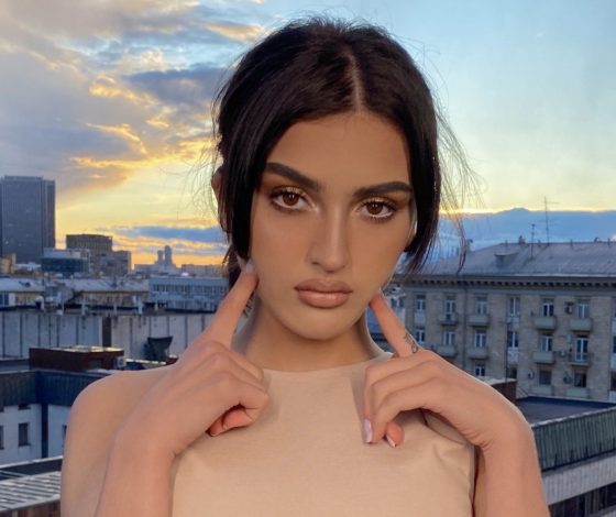 Вспомнить все: как звезда TikTok Дина Саева выглядела до популярности