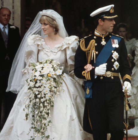 Цифра дня: сколько стоит кусок свадебного торта принцессы Дианы и принца Чарльза спустя 40 лет?