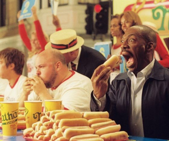 Цифра дня: сколько хот-догов может съесть человек за 10 минут