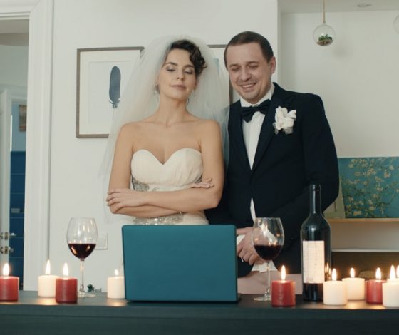 «Любовь в нерабочие недели»: новый комедийный сериал об отношениях на карантине