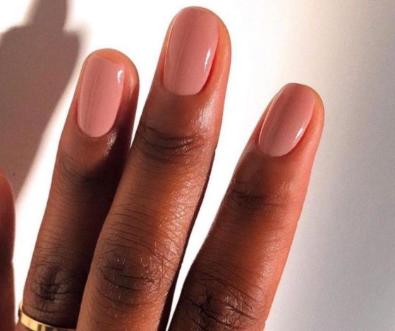 Тренд: летний маникюр в цвет загара