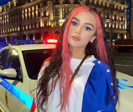 Сколько стоит: ботинки звезды TikTok Дины Саевой