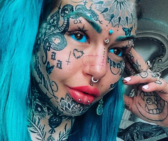 В стиле «Аватара» : австралийская модель покрыла 98%  тату и «забила» глаза голубым цветом