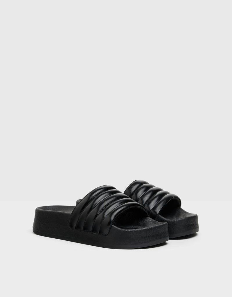 Bershka, 1799 P. (bershka.com)