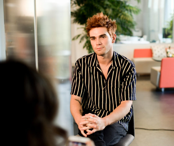 Французская модель с откровенными фото в Instagram: рассказываем, с кем встречается звезда «Ривердейла» Кей Джей Апа