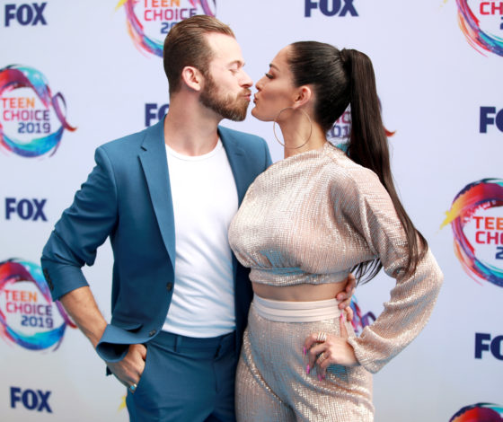 Артем Чигвинцев и Никки Белла: латинский танцор из Ижевска встречается со звездой американского реслинга