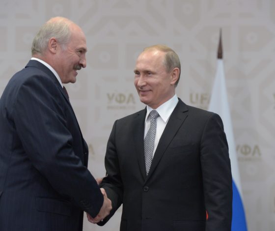 «Это угроза не только Беларуси»: Александр Лукашенко собирается связаться с Владимиром Путиным