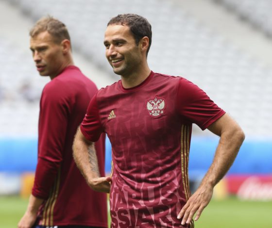 Скандал: экс-капитан Сборной России по футболу избил арбитра во время матча