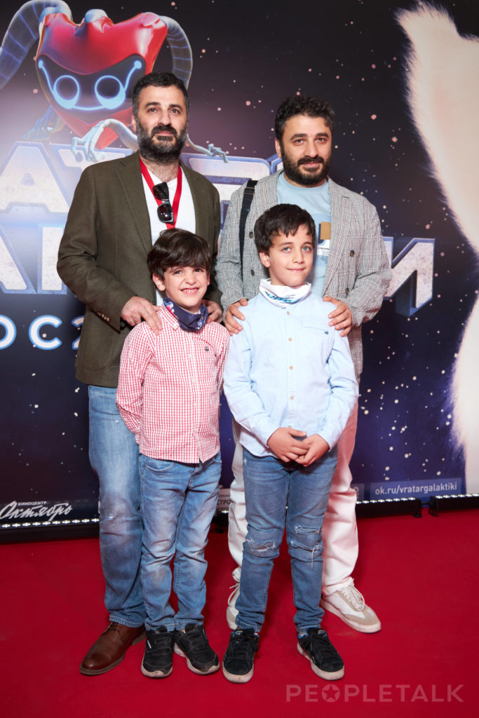 Гевонд Андреасян и Сарик Андреасян с детьми