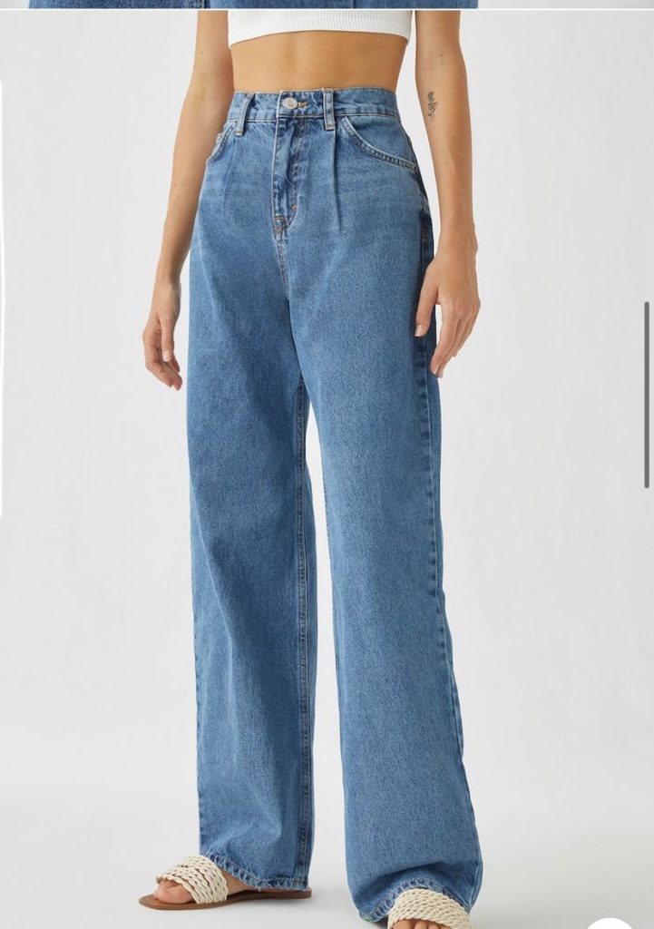 Pull&Bear,2999 P. (pullandbear.com)