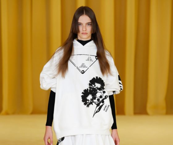 Розовые мюли мечты в дебютной коллекции Рафа Симонса и Prada