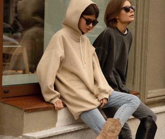 Кожаные сапоги и оверсайз рубашки в коллаборации PORTAL & 2MOOD