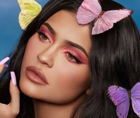 Накаченные губы, тонкий нос и огромные глаза: что такое Snapchat-дисморфия, и чем она опасна