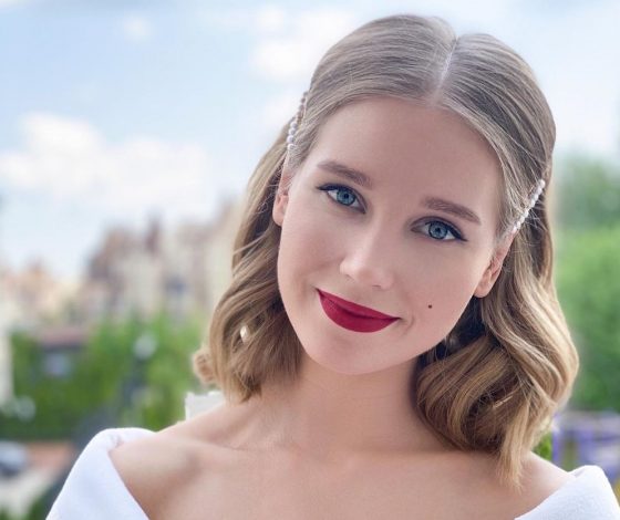 Вид сзади: новое фото Кристины Асмус в облегающих брюках