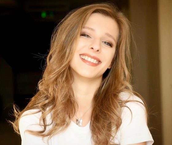 Так бывает? Лиза Арзамасова показала идеальную фигуру через месяц после родов