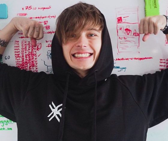 Необычные худи, браслеты и футболки: эксклюзивный мерч Ивангая