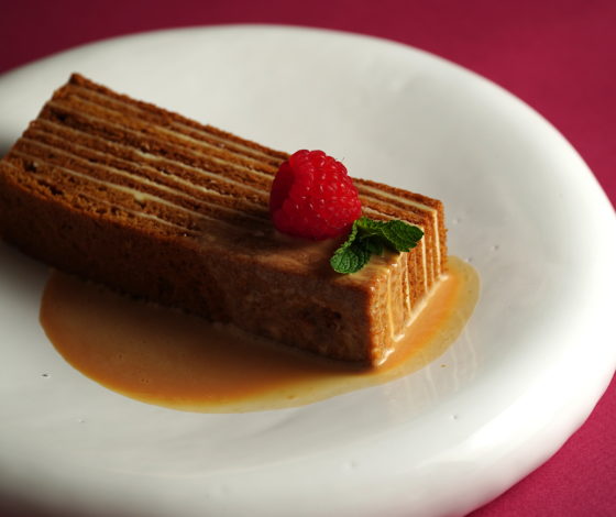 Нео-бистро Hands: медовик и черничный торт для тех, кто на диете