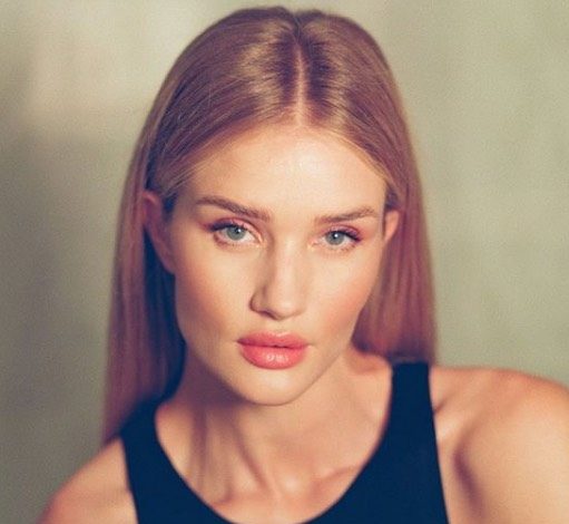 Розовый нюд и контуринг: повторяем макияж Роузи Хантингтон-Уайтли