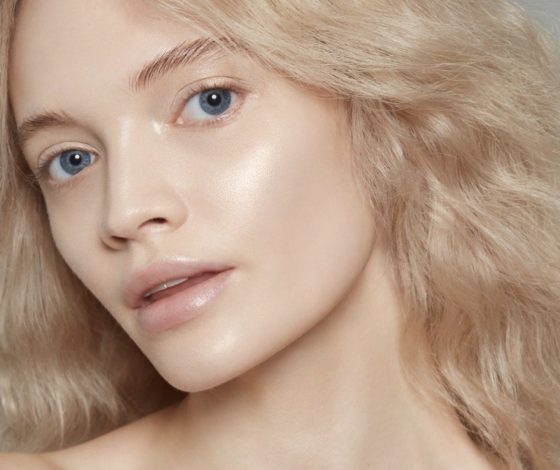 Для очищения и увлажнения: почему нельзя убирать тоник из косметички