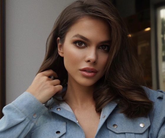 Эксклюзив. «Комплексовала из-за большой груди»: Вики Одинцова о детстве и главных бьюти-лайфхаках