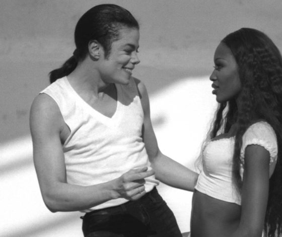 Тест для поклонников Майкла Джексона: угадай по строчке, его ли это песня