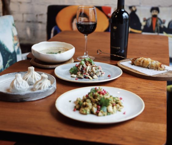 Ресторан «Есть хинкали & Пить вино»: вечеринка по-грузински